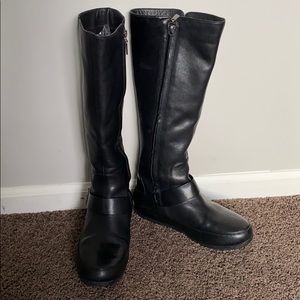 FitFlop Due Tall BK knee high zip buckle Boots